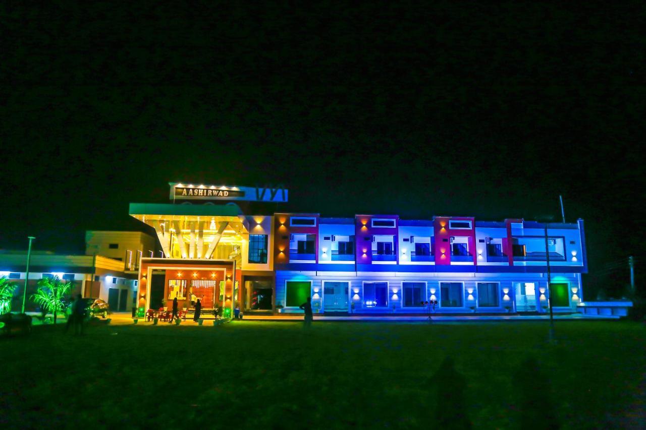 Aashirwad Hotels & Resort Shamgarh Екстериор снимка